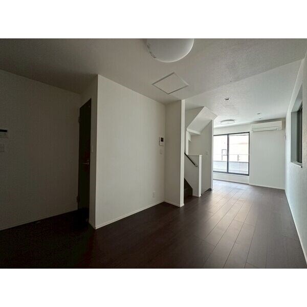 菊井1丁目戸建て リビング