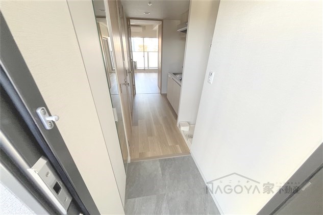 プレサンス名古屋ルクソリア 玄関