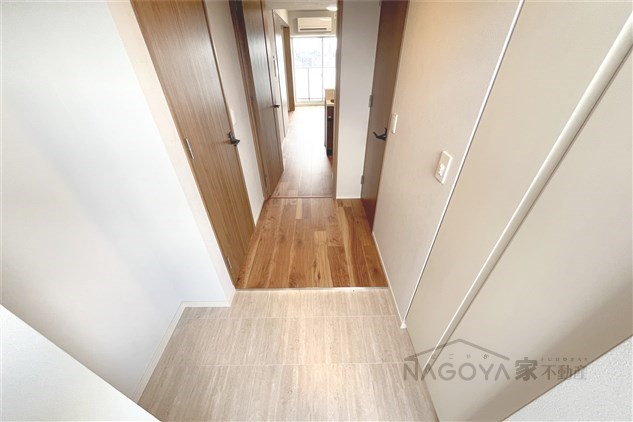 クレヴィスタ名古屋上前津 玄関