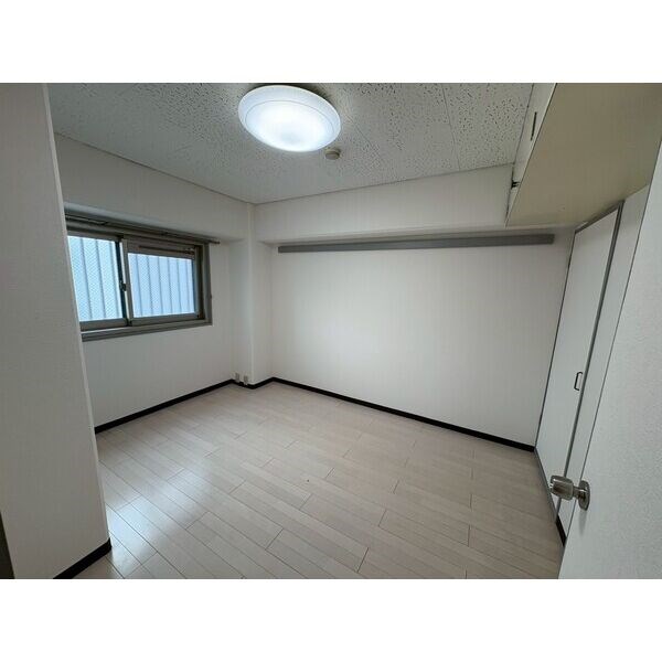 日商岩井栄ハイツ ベッドルーム