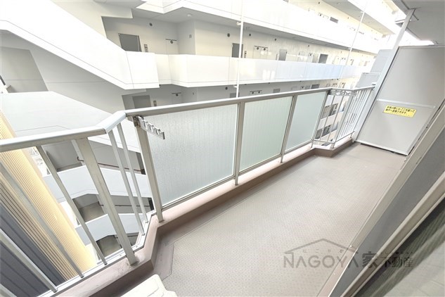 日商岩井栄ハイツ ベランダ