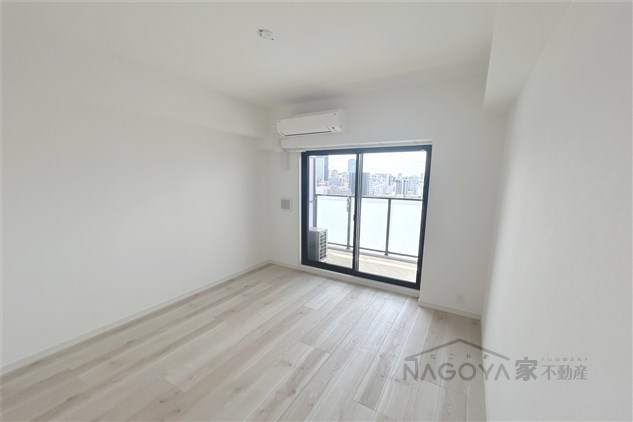 S-RESIDENCE亀島駅前ascent リビング