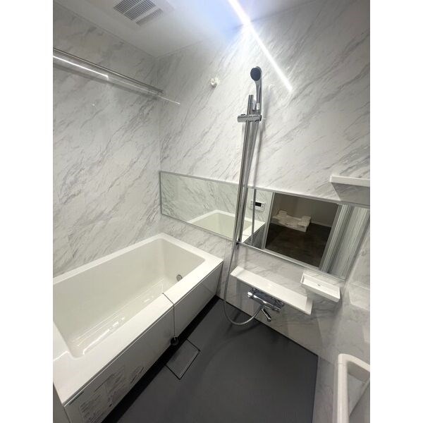 THE LOUNGE LINEAR GATE 風呂画像