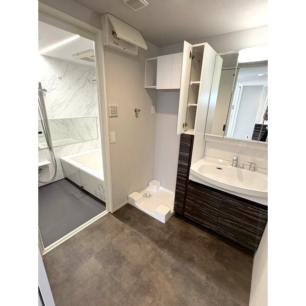 THE LOUNGE LINEAR GATE その他2