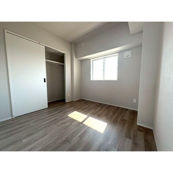 THE LOUNGE LINEAR GATE ベッドルーム