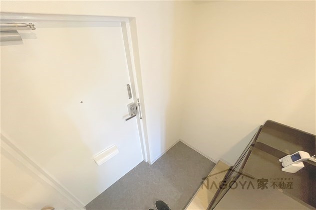 メゾン覚王山 玄関