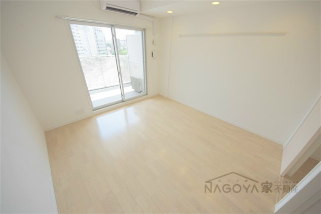 アデグランツ大須 リビング