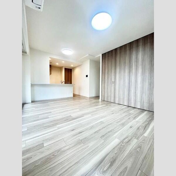 ファミリアーレ熱田日比野 リビング