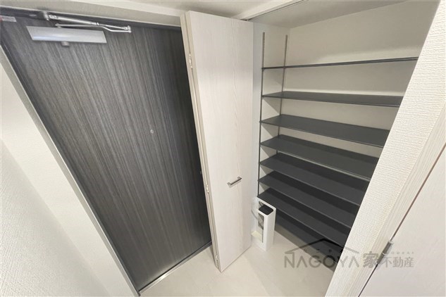 エスリード名城公園プライム 玄関