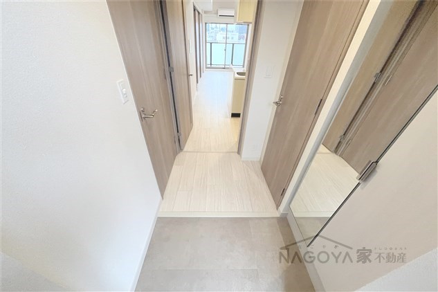 プレサンス上前津オレシア 玄関