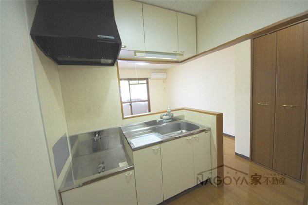 プリミエール塩付通 キッチン