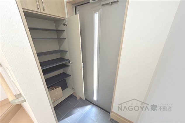 ソレアB棟 玄関