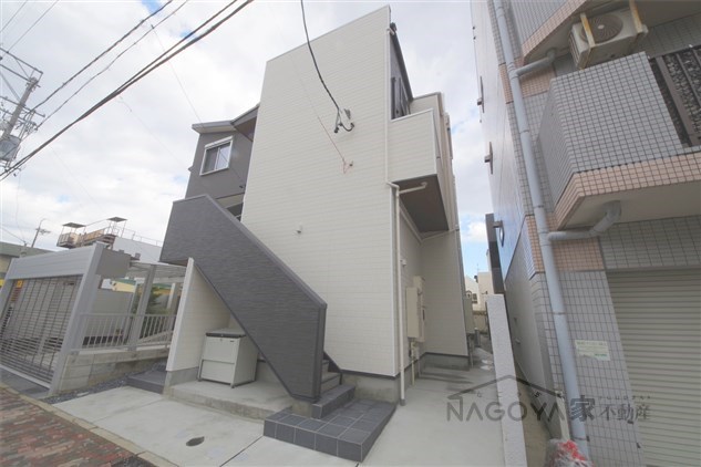 カーサ９名駅 外観写真