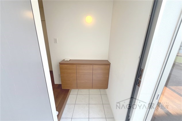 カームガーデン東山 玄関