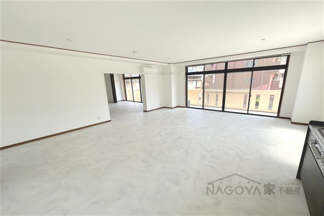 リアライズ尾頭橋 リビング