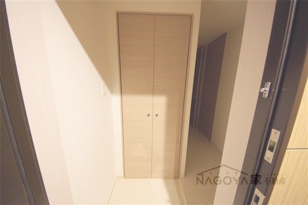 LIBERTA CARINO 玄関