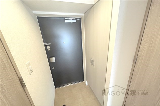 アドバンス名古屋シュテルン 玄関