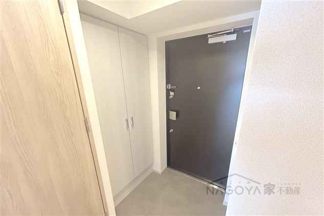 アドバンス名古屋シュテルン 玄関