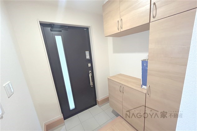 宿跡町戸建west 玄関