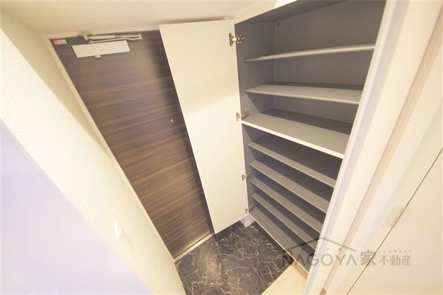 La Douceur黒川 玄関