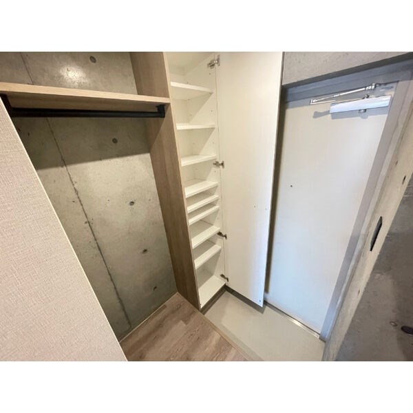 グランイニシオ徳川 玄関