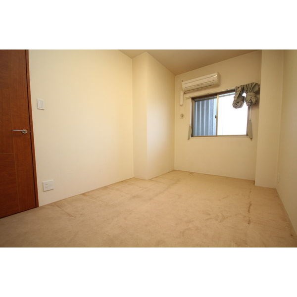 ファミリアーレ庄内通 ベッドルーム