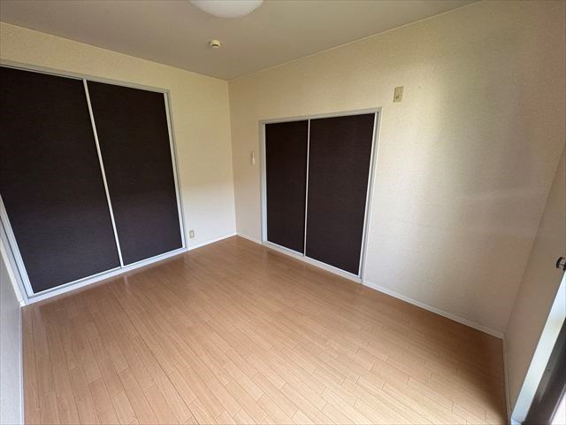 グランデール南山C棟 ベッドルーム