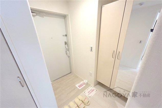 THE BLOSSOM 新栄 玄関