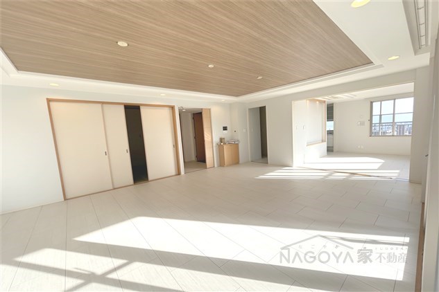 レジディア泉 リビング