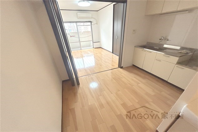 千種ターミナルビル リビング