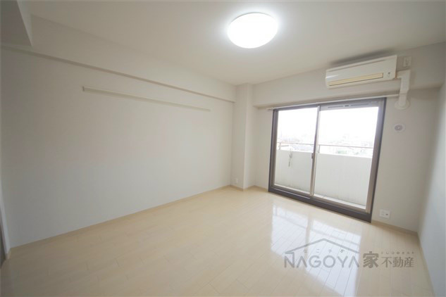 サンヒルズ新瑞橋 リビング