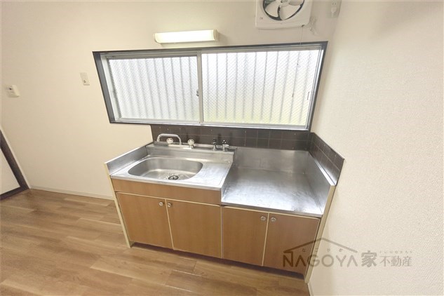 フォーヴル代官 キッチン