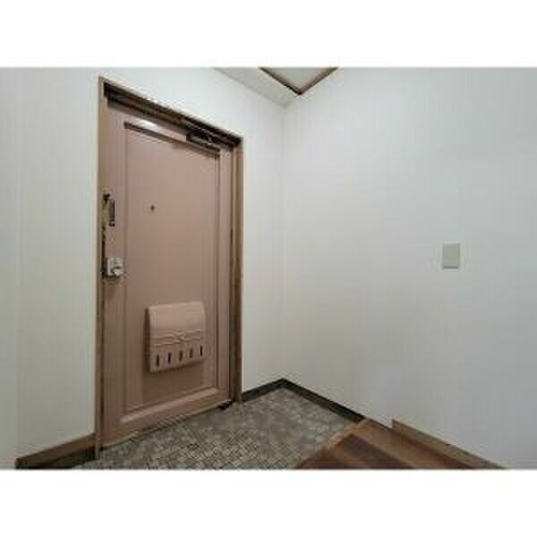 メゾン・イイダ 玄関