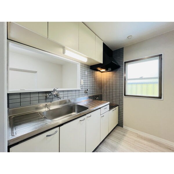 ハイツまぐろ キッチン