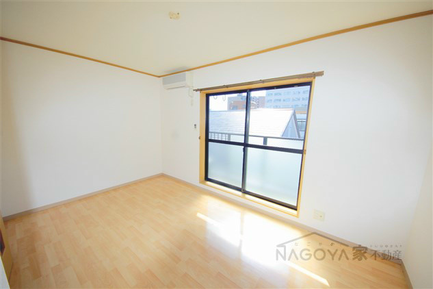 エクスランス月見坂 リビング