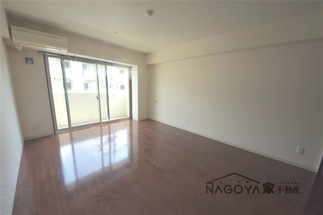 アヴニール白壁 リビング