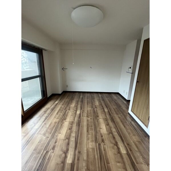 クレアールジーエー リビング