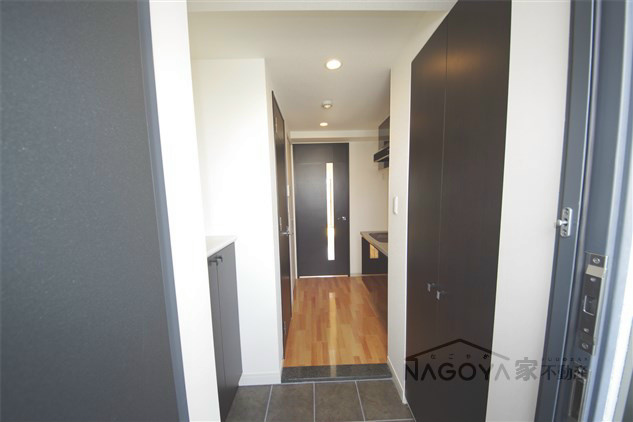 アーデン春岡 玄関