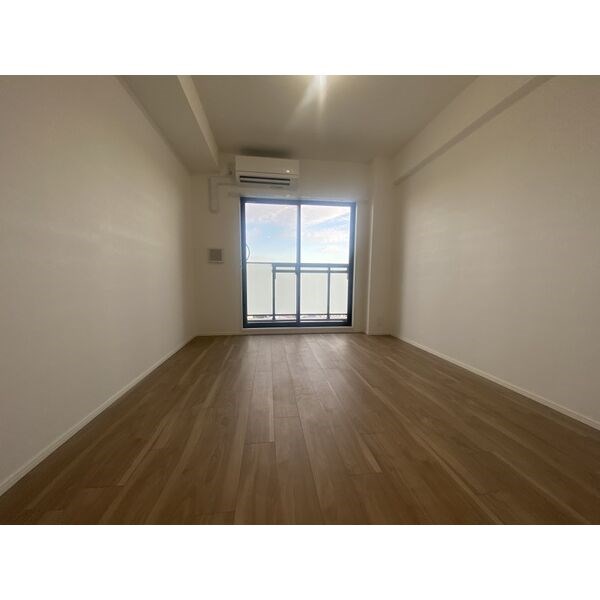 リシュドール川名駅 リビング