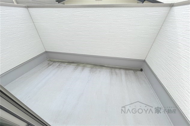 デザイナーズ呼続の家 ベランダ