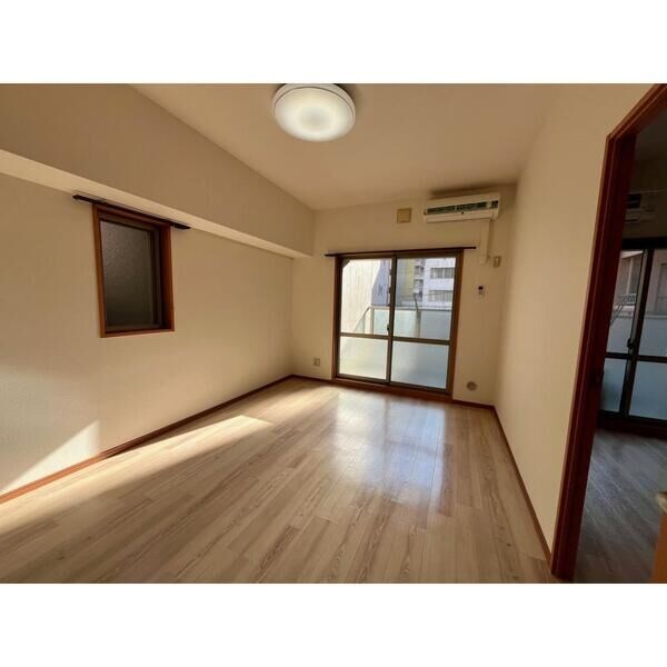 メゾン・ド・オーキッド リビング