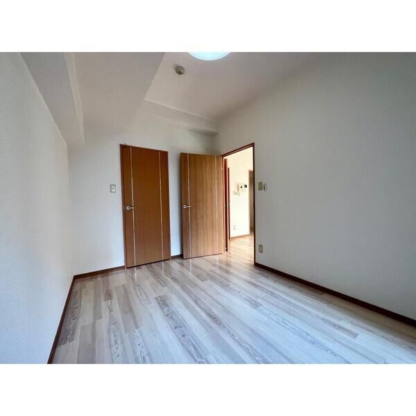 メゾン・ド・オーキッド ベッドルーム