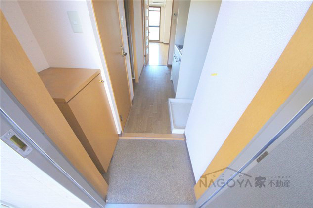 ＭＧファースト 玄関