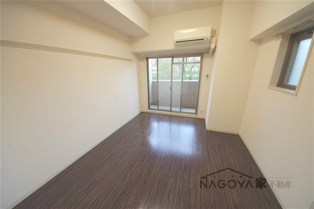 ニーズメゾン新栄 リビング