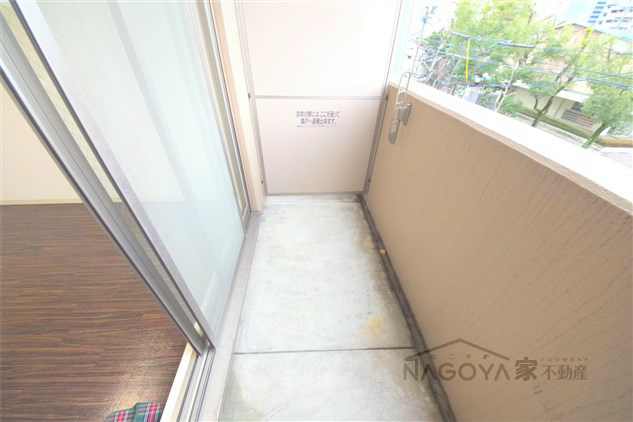 ニーズメゾン新栄 ベランダ