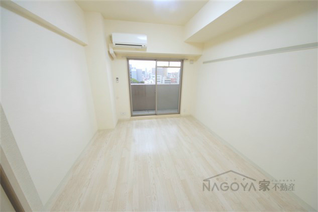 ニーズメゾン新栄 リビング