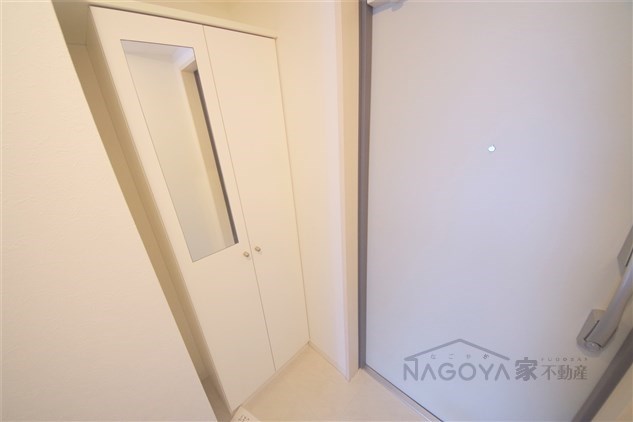 フォレシティ新栄 玄関