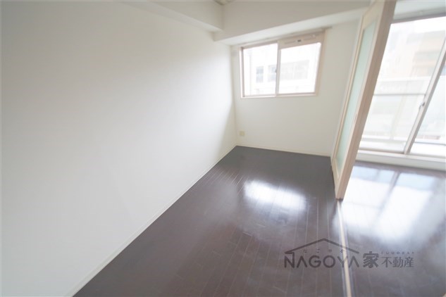 フォレシティ新栄 ベッドルーム