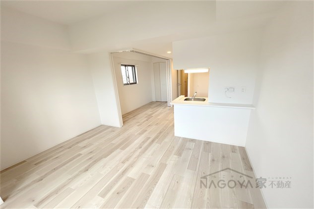 エスリード今池ルミナス リビング