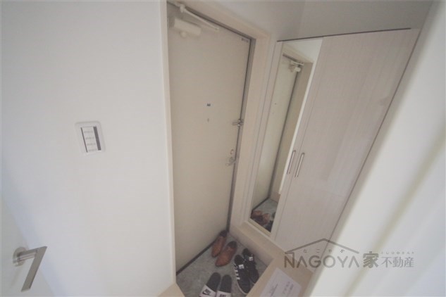 グランツ広路通 玄関